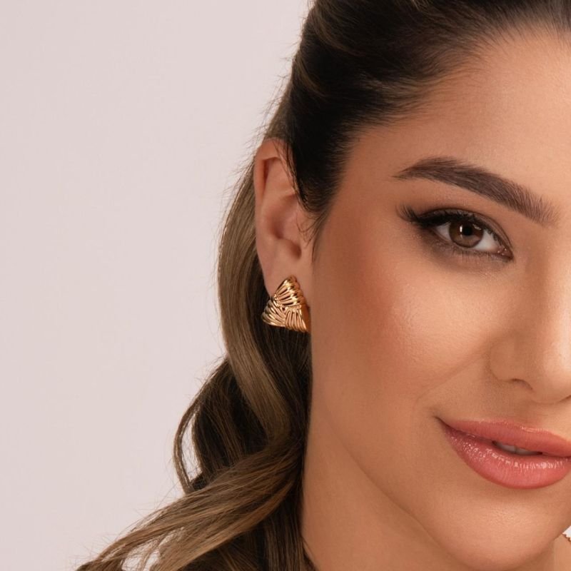 Brinco Romana Triângulo Trançado