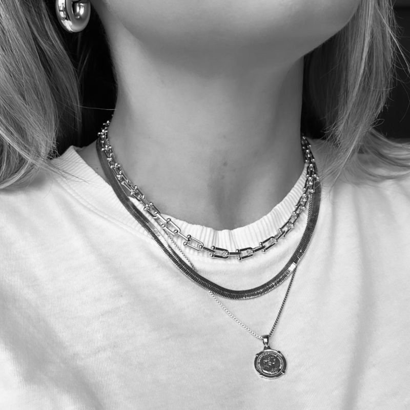 Choker Minimal Malha Fita Prateado