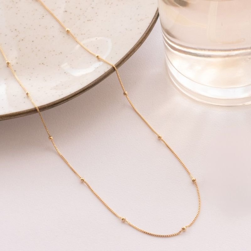 Colar Beth Bolinhas Delicadas