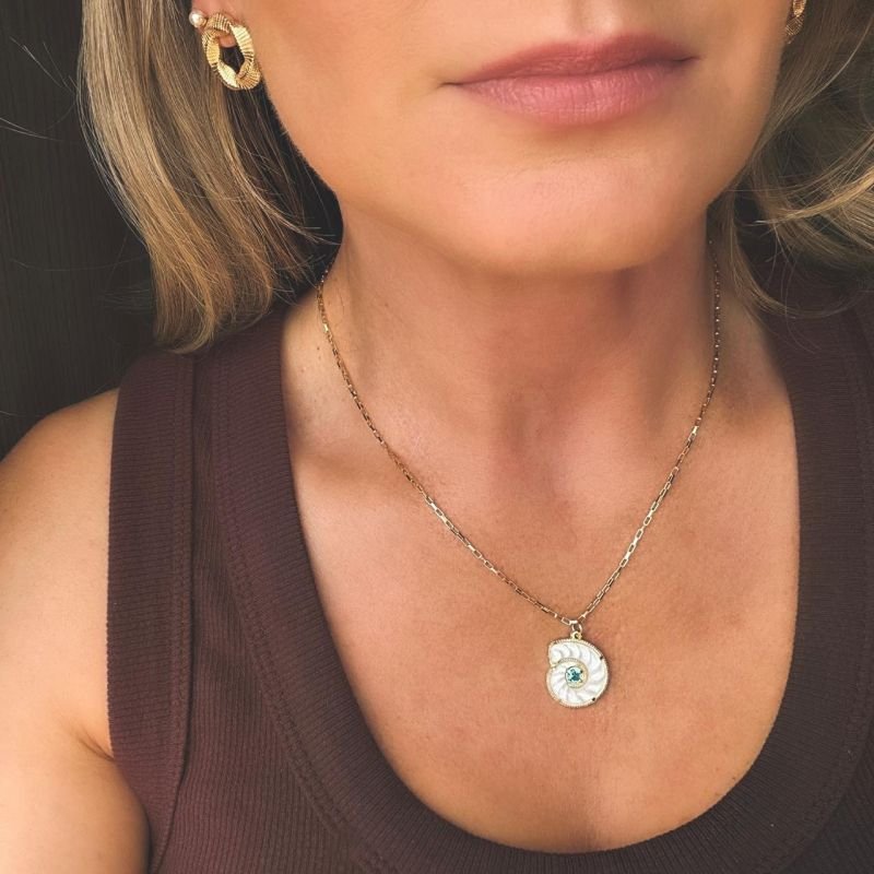 Colar Ilhabela Caracol Resina Madrepérola e Turmalina