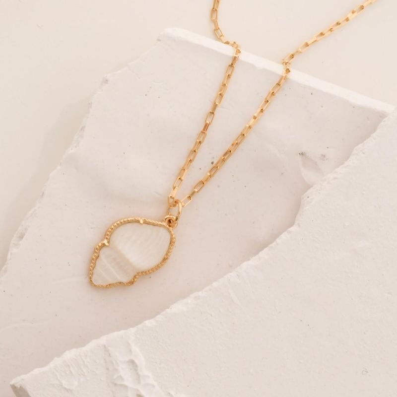 Colar Japaratinga Búzio Resina Madrepérola