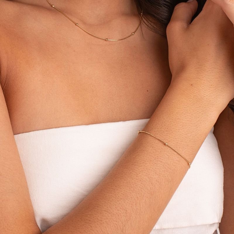 Pulseira Beth Bolinhas Delicadas