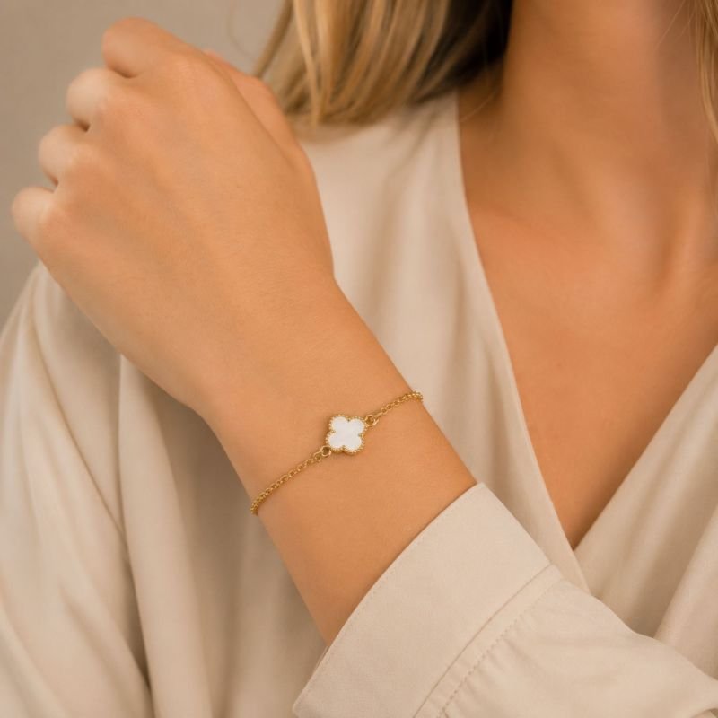 Pulseira Maria Alice Flor Resina Madrepérola